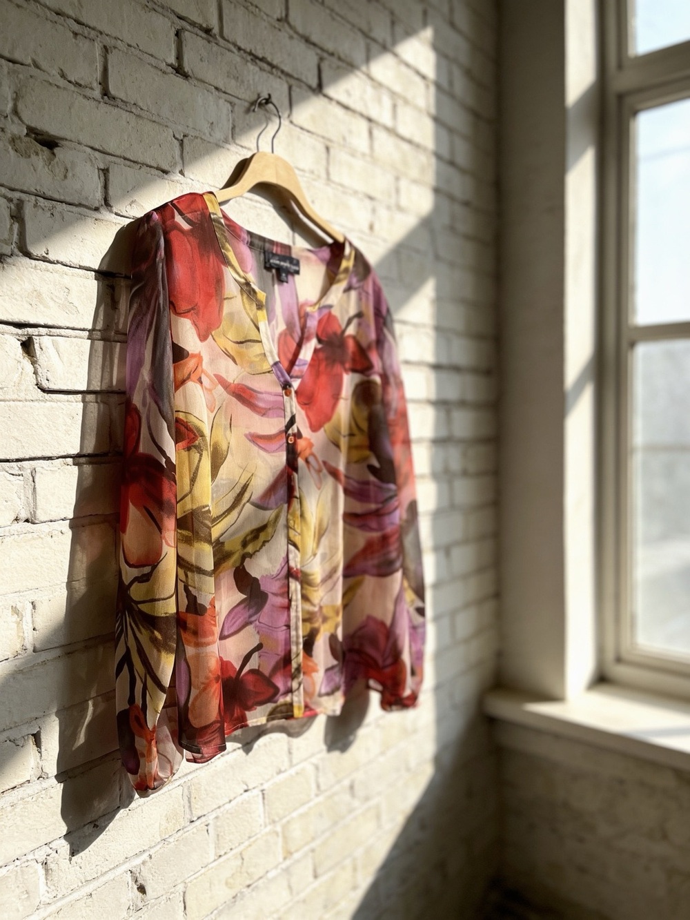 Susan Graver  Button XL Watercolor Floral abstract Split Neck Chiffon Tunic